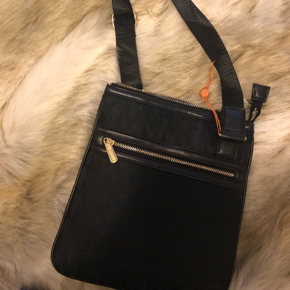 michael kors black side bag